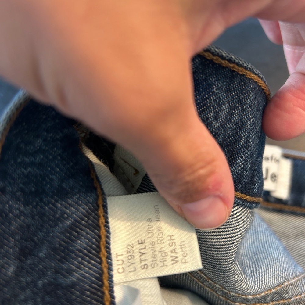 Reformation Stevie Ultra High Rise Jeans in Perth size 24 - Picture 2 of 4
